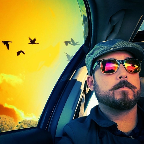 Profile Picture of Scott Leger (@scottleger20) on Poshmark