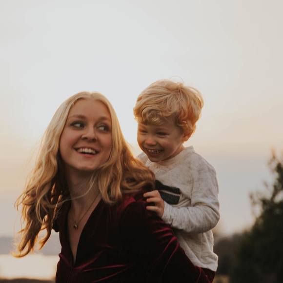 Profile Picture of Miriam Mcleod (@mimistyles96) on Poshmark