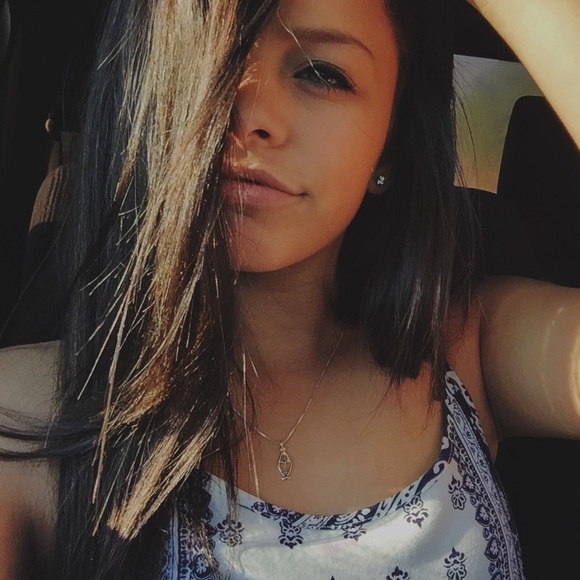 Profile Picture of Brianna Pirrone (@bree345) on Poshmark