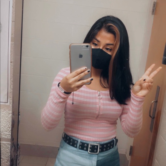 Profile Picture of Gabriella Booker (@757shorty) on Poshmark