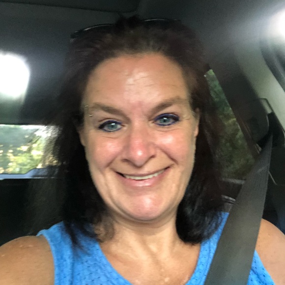 Profile Picture of Sue Vitone (@nijeka) on Poshmark