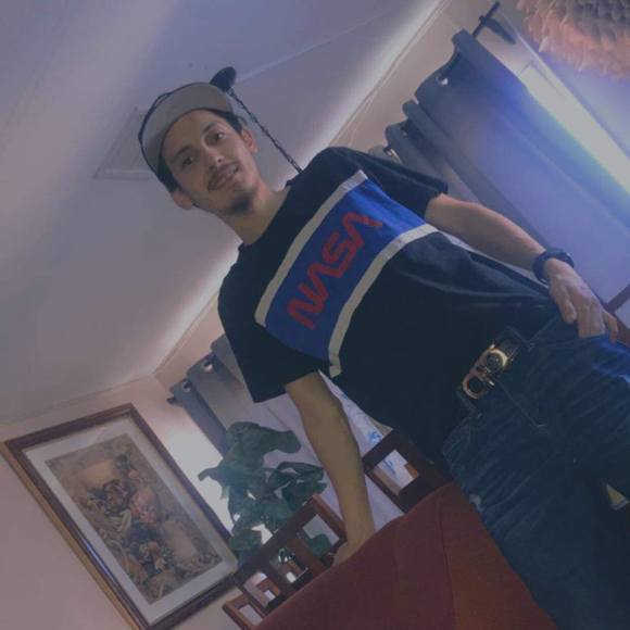Profile Picture of Joel Acuna (@joelacuna) on Poshmark