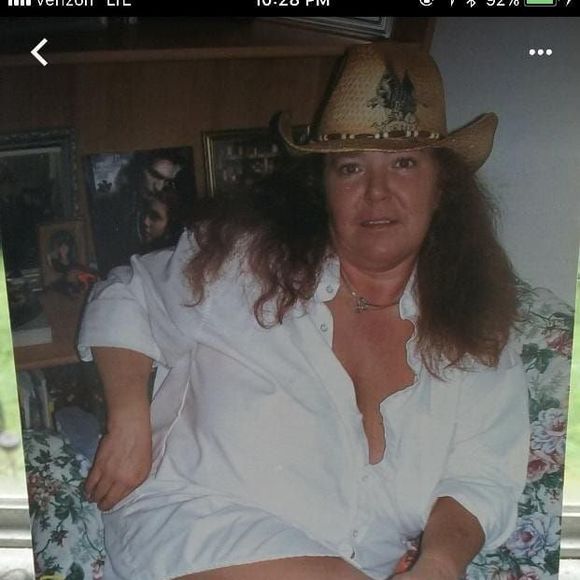 Profile Picture of Debbie Ayers (@ayersdebbie129) on Poshmark