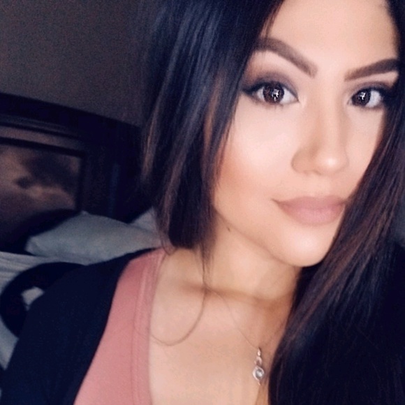 Profile Picture of Bianca Aranda (@biancadoll07) on Poshmark