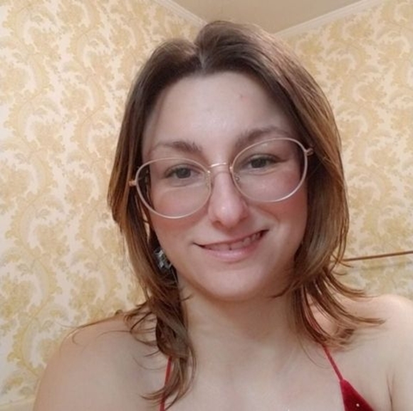 Profile Picture of Amy Wieckowski (@whiteiris134) on Poshmark