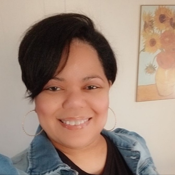 Profile Picture of Marilyn Steppes (@kaneshia1) on Poshmark