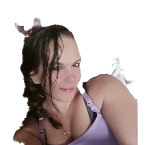 Profile Picture of Keri Makarewicz (@kerimakarewicz) on Poshmark