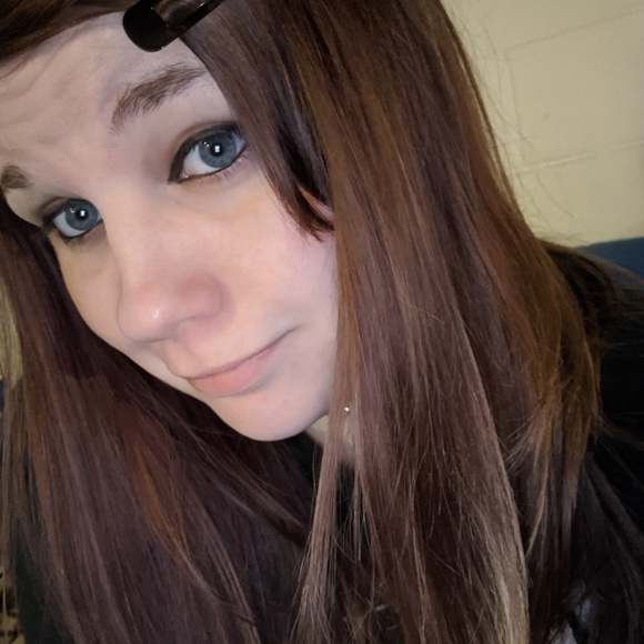 Profile Picture of Cheyenne Stabenow (@c_stabenow) on Poshmark