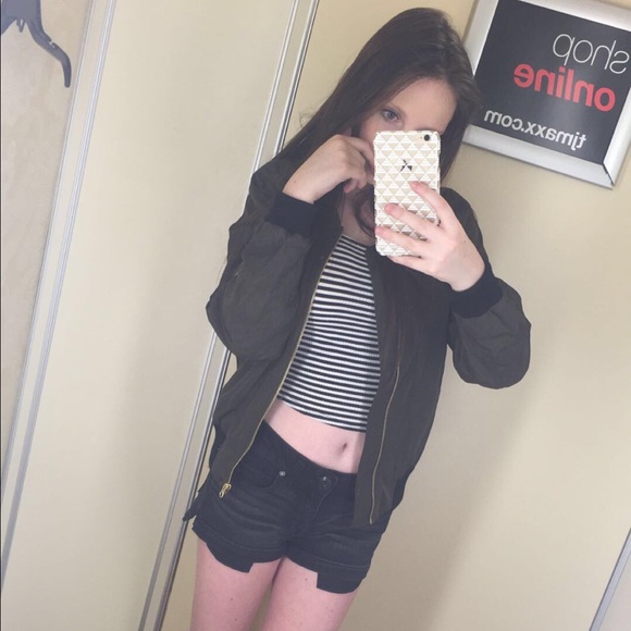 Profile Picture of Brooke Donaca (@brooke5645) on Poshmark