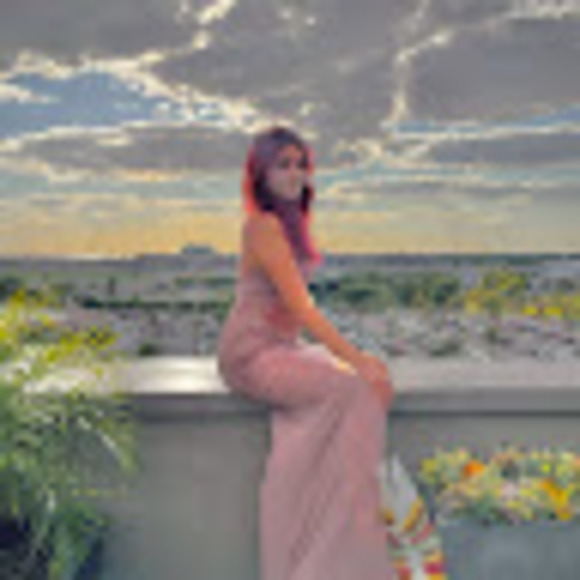 Profile Picture of Vy Ngo (@pandapoo627) on Poshmark