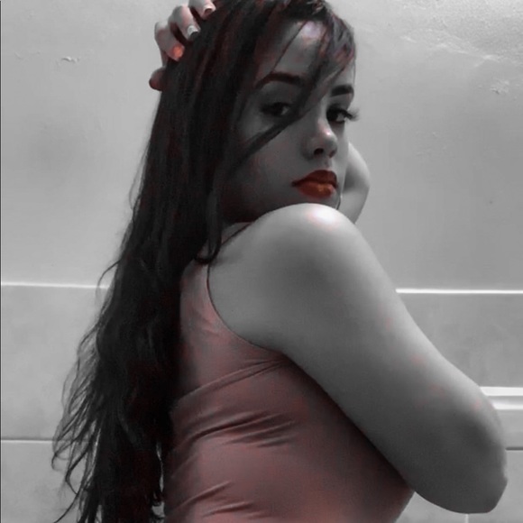 Profile Picture of Stephanie Rubero (@xolovestephanie) on Poshmark