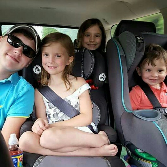 Profile Picture of Whitney Mackey (@whitney0721) on Poshmark