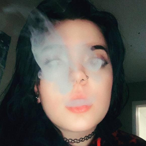 Profile Picture of Alice Lofton (@imawallflower1) on Poshmark