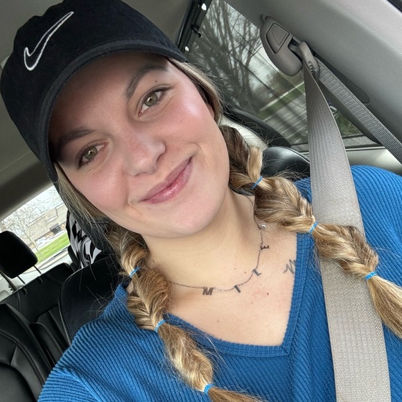 Profile Picture of Jadelyn Ogle (@jmkogle05) on Poshmark