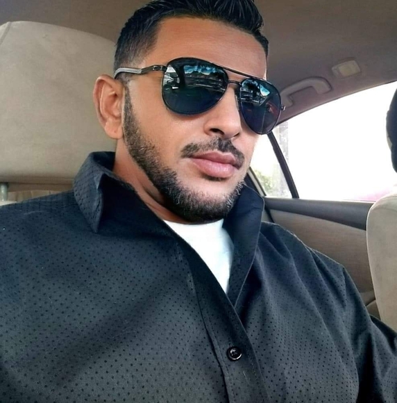 Profile Picture of Amir Sameer (@amraliya) on Poshmark