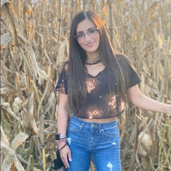 Profile Picture of Daniela Corso (@danielacorso) on Poshmark