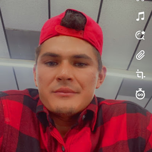 Profile Picture of Alex Galeano (@galeanoalex596) on Poshmark