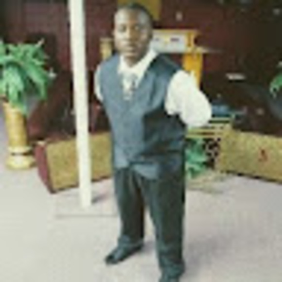 Profile Picture of Anton Winborne (@antonwinborne) on Poshmark