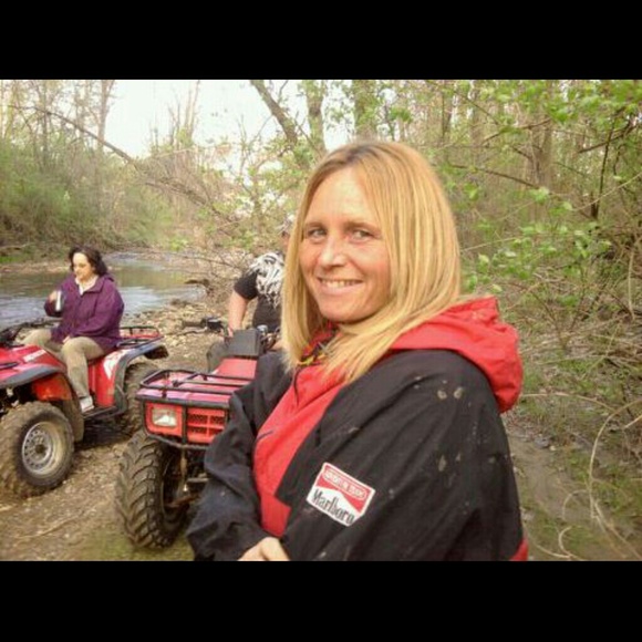 Profile Picture of Kimberly Sipes (@kimbersipes) on Poshmark