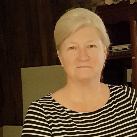 Profile Picture of Kathy Byerley (@kathybyerley) on Poshmark