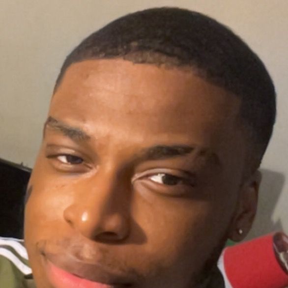 Profile Picture of Michael (@answerlikeiverson) on Tiktok