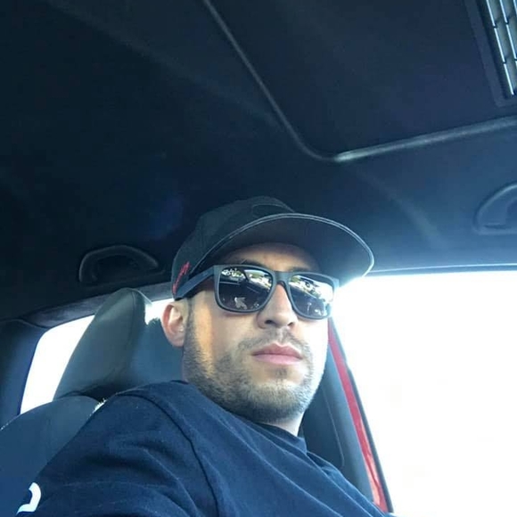 Profile Picture of Sanchez Juan (@juansa52) on Poshmark