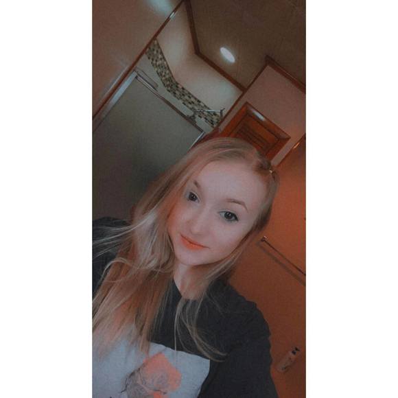Profile Picture of Kessa Vargason (@kessavargason) on Poshmark