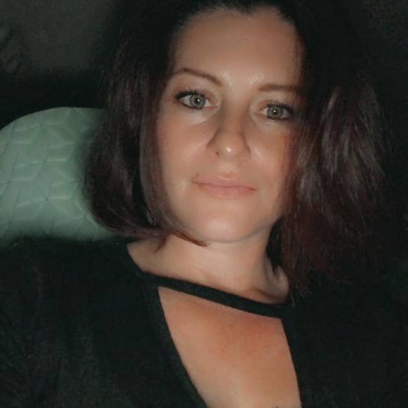 Amber Poush - Poshmark Profile Picture of Amber Poush (@amberpoush) on Poshmark