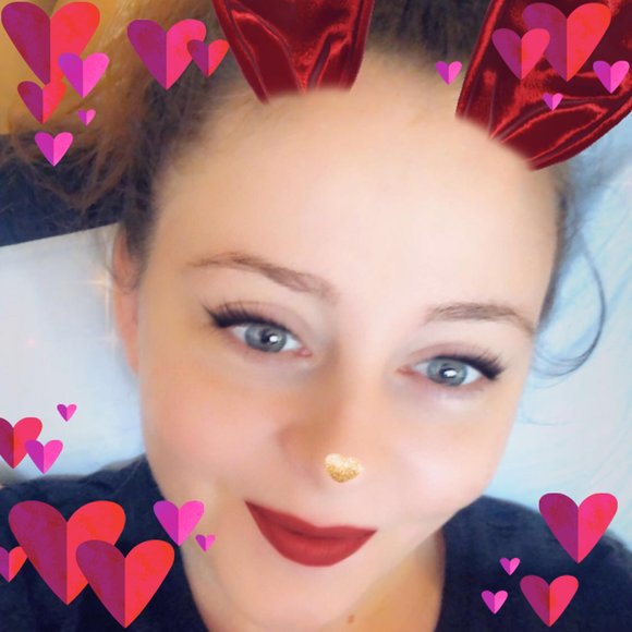 Profile Picture of Jennifer Younts (@jenniferyounts) on Poshmark