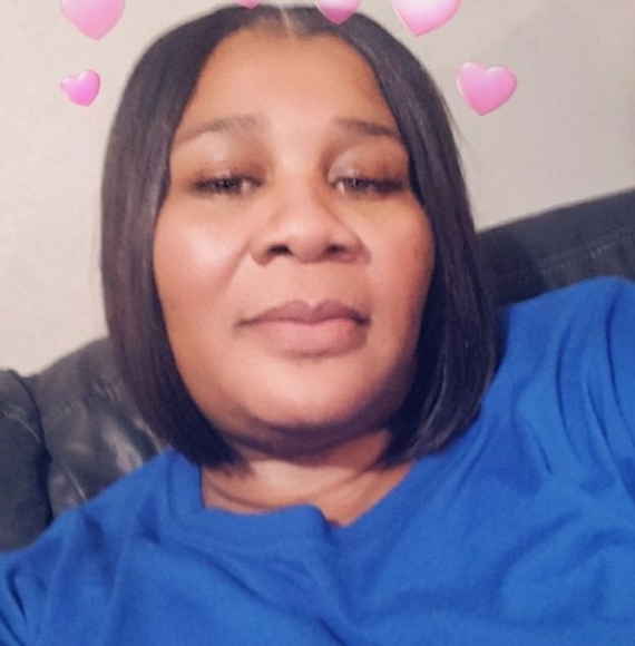 Profile Picture of Carrie Charleston (@c_charleston) on Poshmark