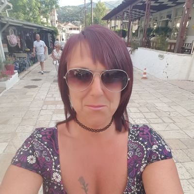 Profile Picture of *Purple Star* (@LorraineTunaley) on Twitter