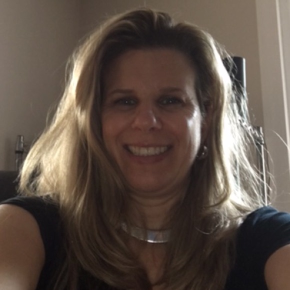 Barbara Dunay - Poshmark Profile Picture of Barbara Dunay (@ladydunay) on Poshmark