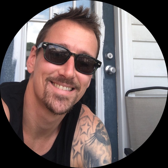 Profile Picture of Paul H (@phardyyy) on Poshmark
