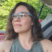 Profile Picture of Amanda Ros (@5bigbrothers) on Youtube