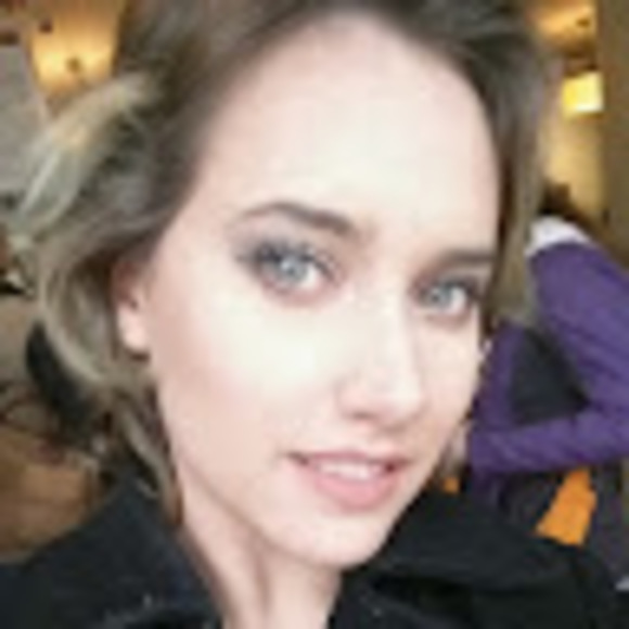 Profile Picture of Julia Kramer (@jakrame02) on Poshmark