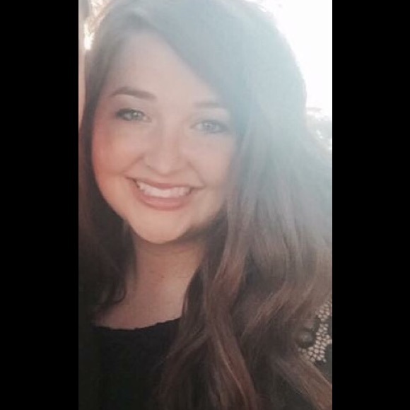 Profile Picture of Shannon Sudduth (@shan_taylor) on Poshmark