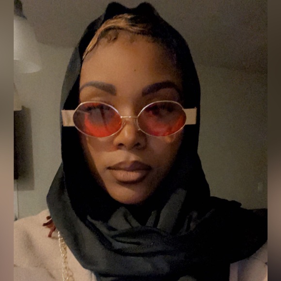 Profile Picture of Kenya Kloset (@kenyas_kloset11) on Poshmark