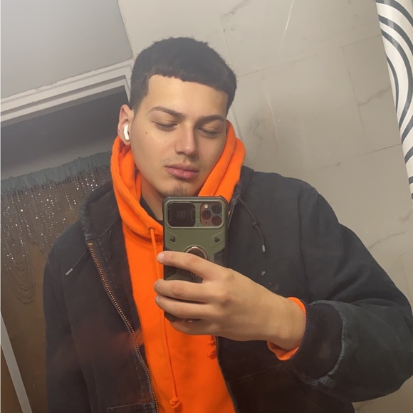 Profile Picture of Joshua marino Alvarez (@joshua5637) on Poshmark