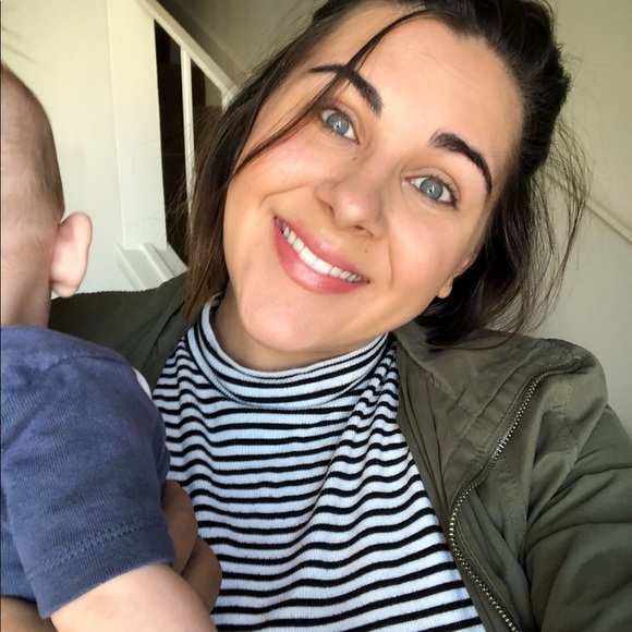 Profile Picture of Kathryn Mierau (@kdhannqs) on Poshmark