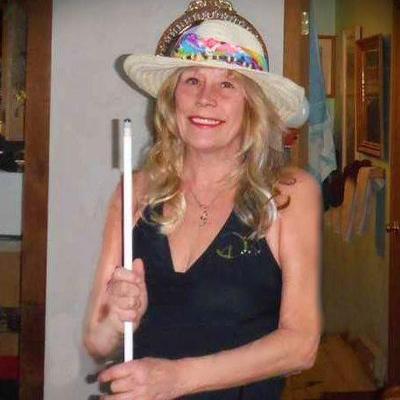 Profile Picture of Lisa Costanzo (@ocliza) on Twitter