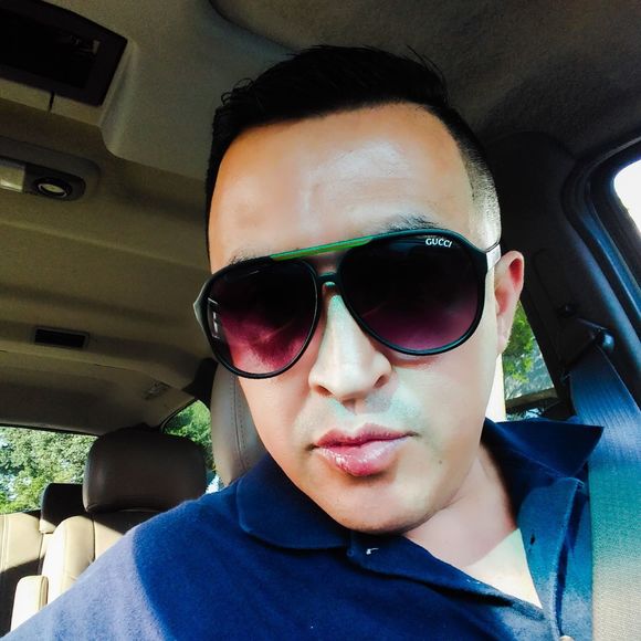 Profile Picture of Manuel Romero (@laiz) on Poshmark