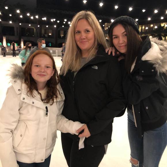 Profile Picture of Lisa Bogart (@lisabrw) on Poshmark