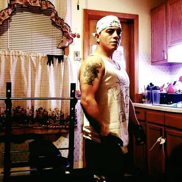 Profile Picture of Jose luis Tacuri (@sneakostaku) on Poshmark