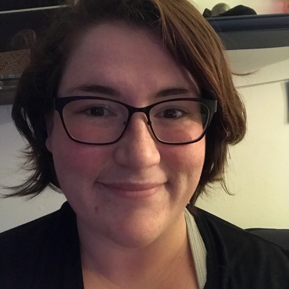 Profile Picture of Whitney Loop (@jwloferrop) on Poshmark