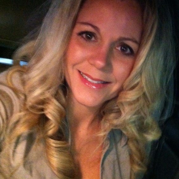 Profile Picture of Kendra Gottschalk (@kendragottschal) on Poshmark