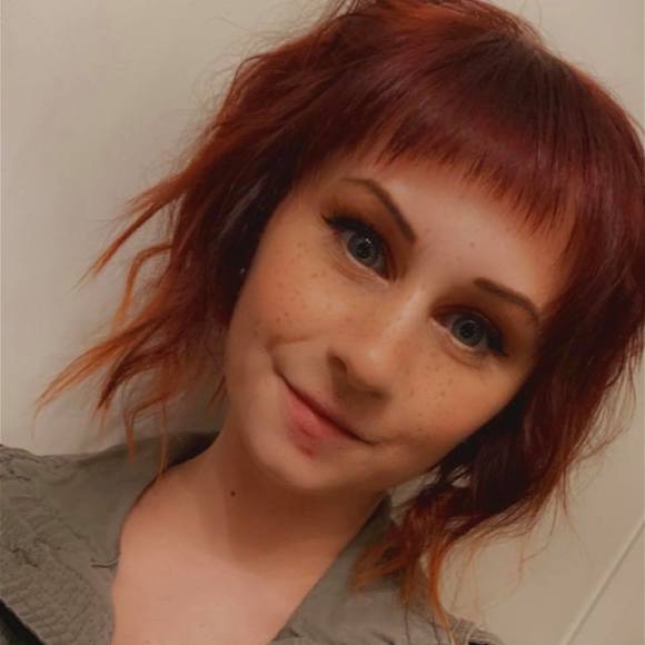 Profile Picture of Bethany Speese (@bethanybirdy) on Poshmark