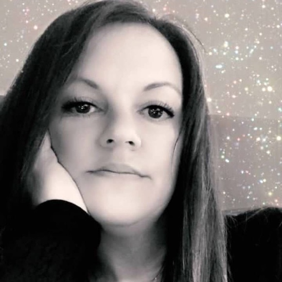 Profile Picture of Nancy Jaurigue (@nancyjaurigue) on Poshmark