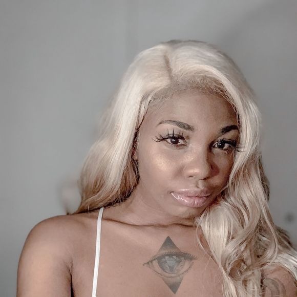 Profile Picture of Shanti Neverson (@ayesmooch) on Poshmark