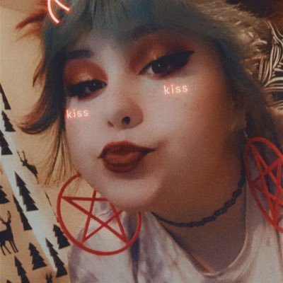 Profile Picture of Poison Ivy  🍃 🌿 (@pamela_isleyy) on Twitter