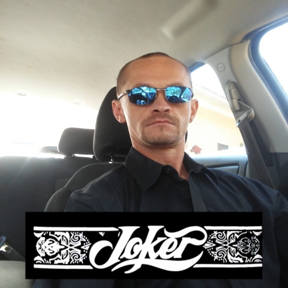 Profile Picture of Chuck Wade (@chuckmfwade) on Poshmark